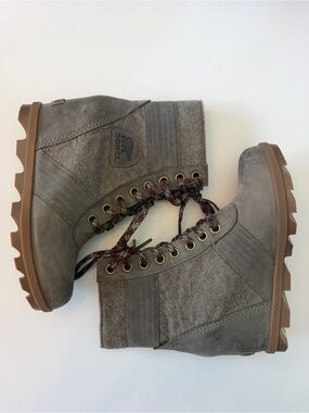 *New* Sorel Women's Lexie Wedge Boots in Gray, Size 8